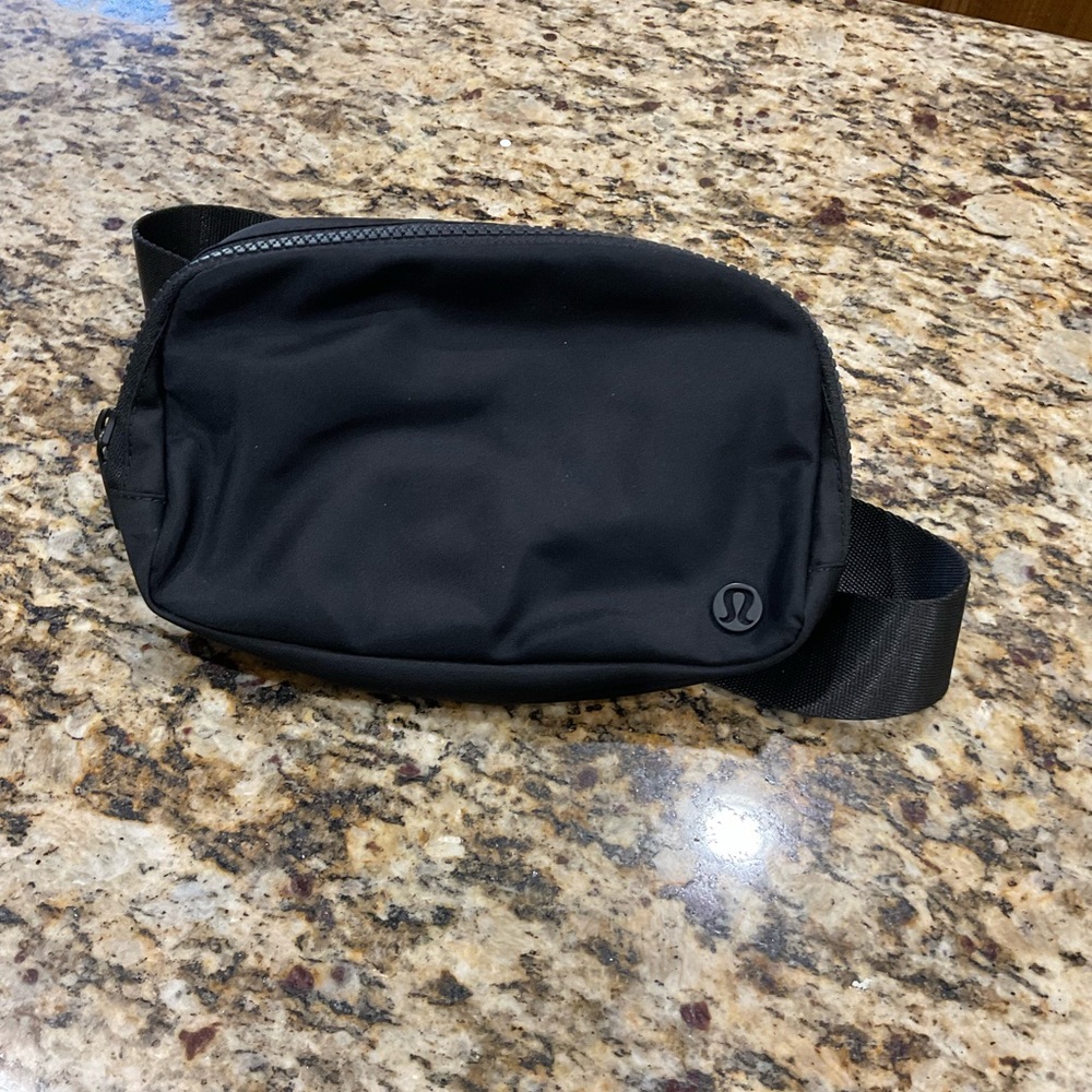 lululemon Belt Bag 1L EUC